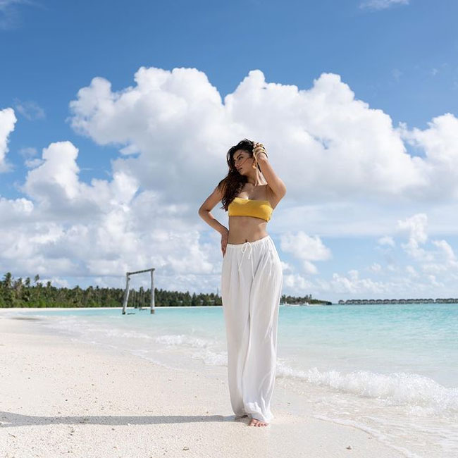 Staggering Looks Of Palak Tiwari At Beach